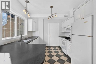 3221 2 Street NW Calgary Alberta photo 17