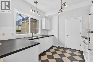 3221 2 Street NW Calgary Alberta photo 18