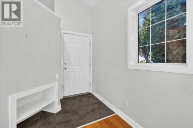 3221 2 Street NW Calgary Alberta photo 6