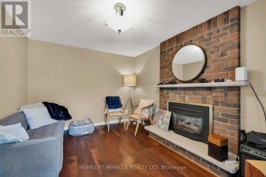 9 IRIS CRESCENT Brampton (Snelgrove) Ontario photo 16