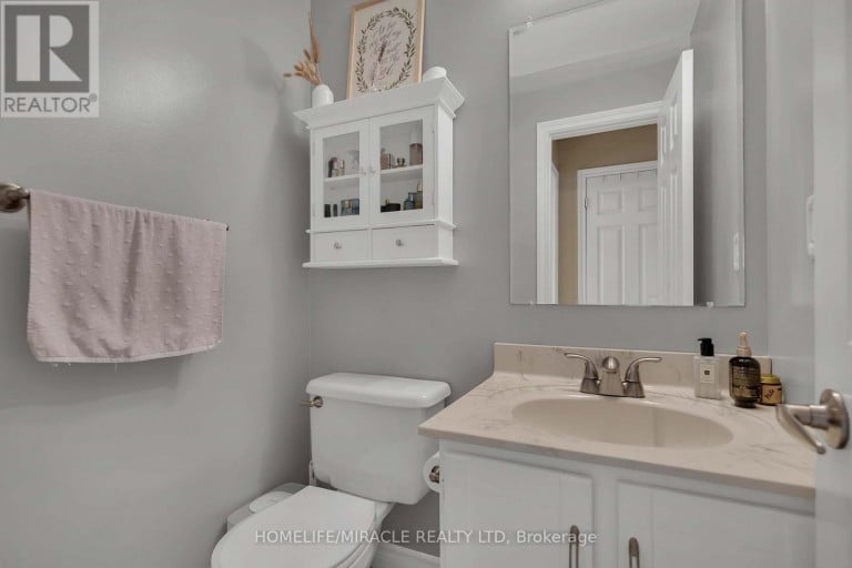 9 IRIS CRESCENT, Brampton (Snelgrove), Ontario, L6Z3H8