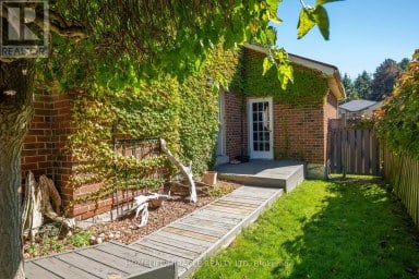 9 IRIS CRESCENT Brampton (Snelgrove) Ontario photo 38