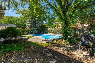 9 IRIS CRESCENT Brampton (Snelgrove) Ontario photo 45