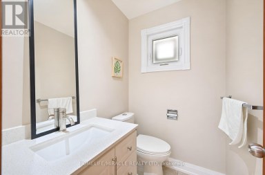 8 LOIRE COURT Toronto (West Humber-Clairville) Ontario photo 19