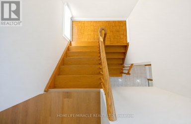 8 LOIRE COURT Toronto (West Humber-Clairville) Ontario photo 21