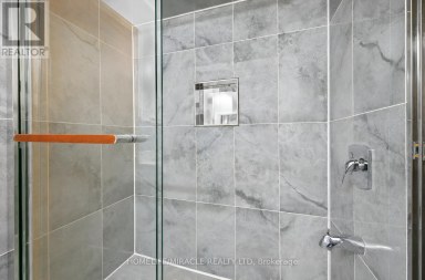 8 LOIRE COURT Toronto (West Humber-Clairville) Ontario photo 28