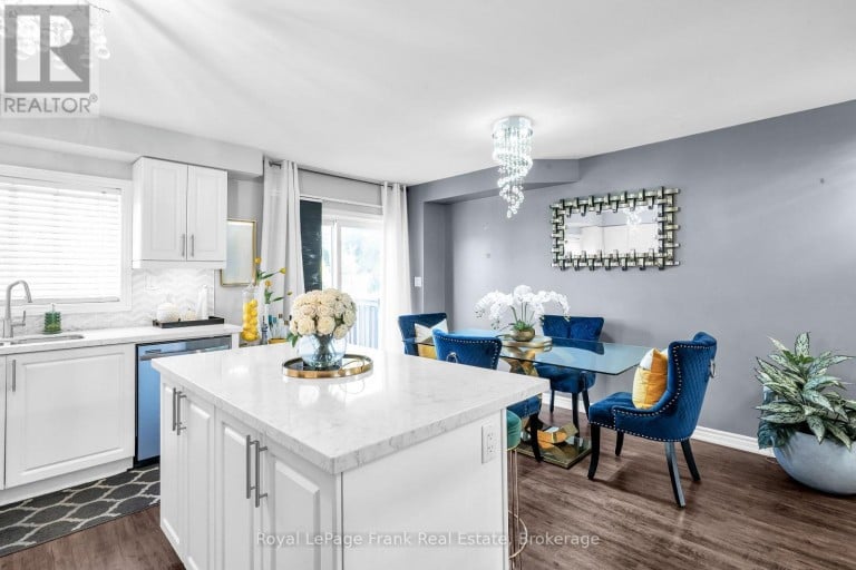 5 MARKHAM TRAIL, Clarington (Bowmanville), Ontario, L1C0S4