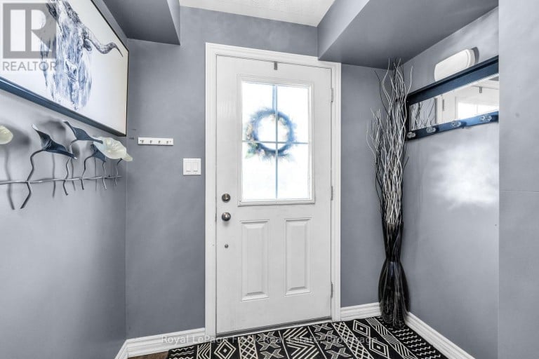 5 MARKHAM TRAIL, Clarington (Bowmanville), Ontario, L1C0S4