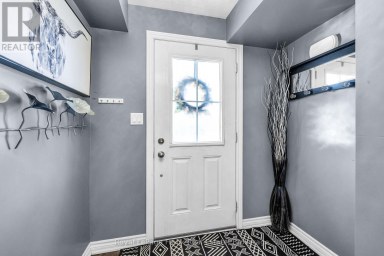 5 MARKHAM TRAIL Clarington (Bowmanville) Ontario photo 3