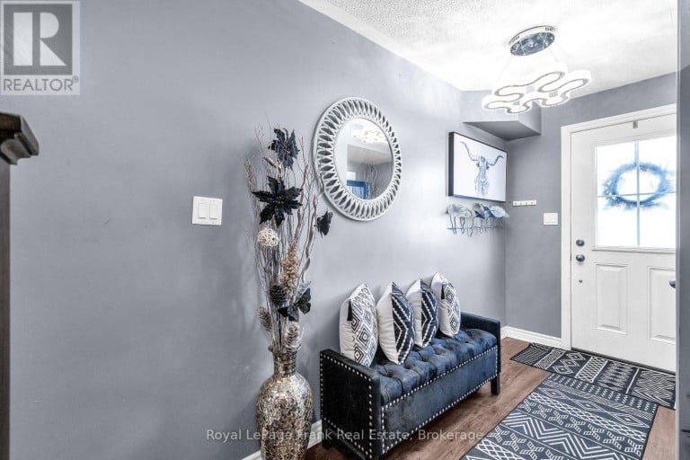 5 MARKHAM TRAIL, Clarington (Bowmanville), Ontario, L1C0S4