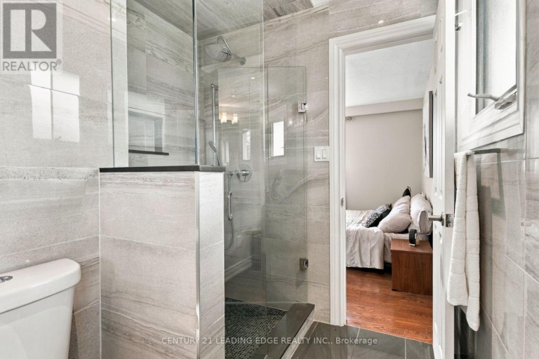 90 PRINGLE AVENUE, Markham (Markham Village), Ontario, L3P3L3