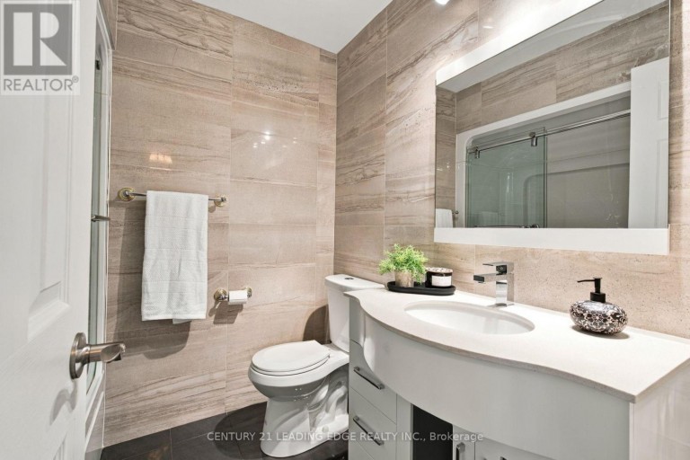 90 PRINGLE AVENUE, Markham (Markham Village), Ontario, L3P3L3