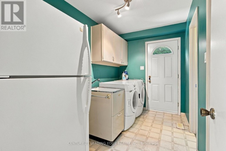 90 PRINGLE AVENUE, Markham (Markham Village), Ontario, L3P3L3