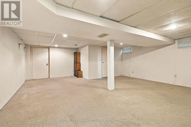 90 PRINGLE AVENUE, Markham (Markham Village), Ontario, L3P3L3