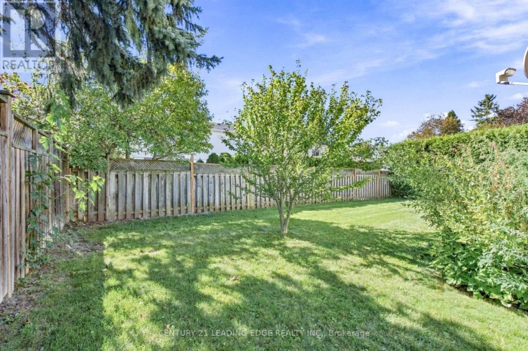 90 PRINGLE AVENUE, Markham (Markham Village), Ontario, L3P3L3