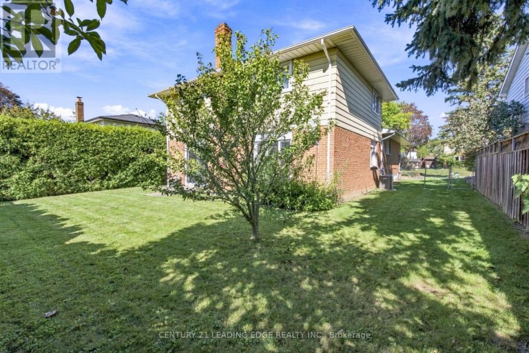 90 PRINGLE AVENUE, Markham (Markham Village), Ontario, L3P3L3