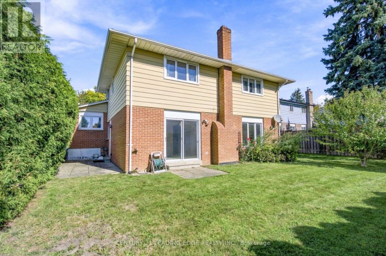90 PRINGLE AVENUE, Markham (Markham Village), Ontario, L3P3L3