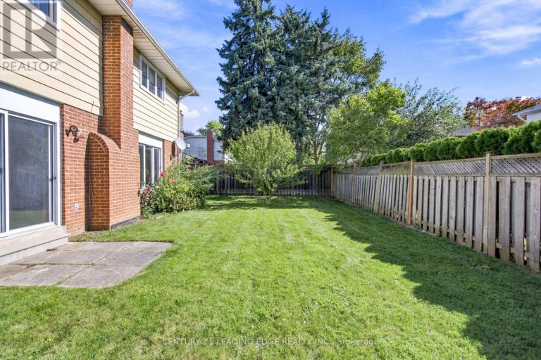 90 PRINGLE AVENUE, Markham (Markham Village), Ontario, L3P3L3