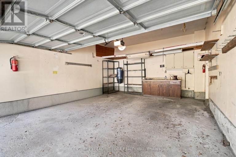 90 PRINGLE AVENUE, Markham (Markham Village), Ontario, L3P3L3