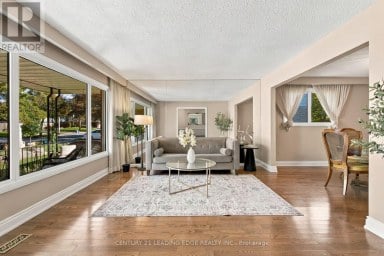 90 PRINGLE AVENUE Markham (Markham Village) Ontario photo 8