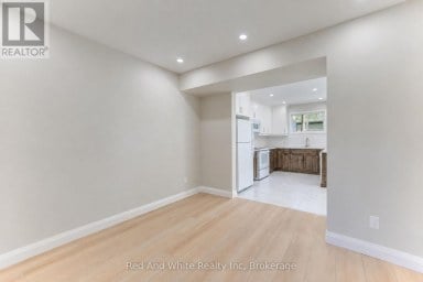 18 MIEHM PLACE Kitchener Ontario photo 16