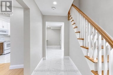 18 MIEHM PLACE Kitchener Ontario photo 6