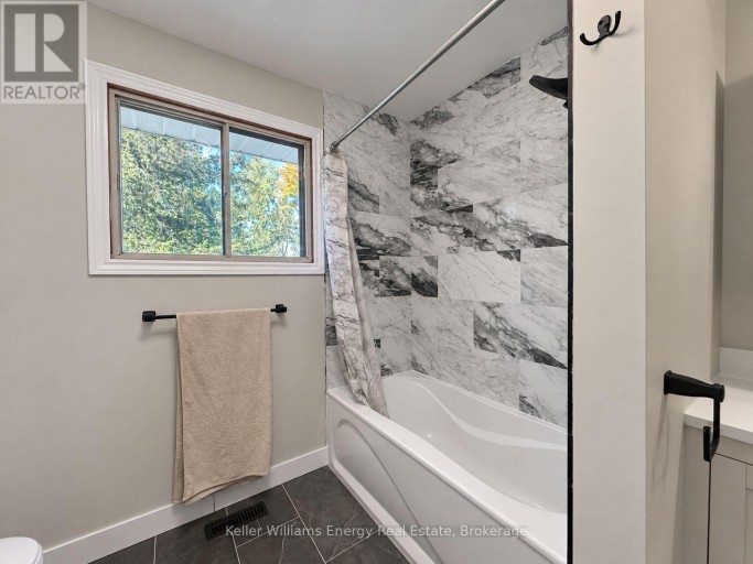 1250 DONROY ROAD, Highlands East (Glamorgan), Ontario, K0M1R0