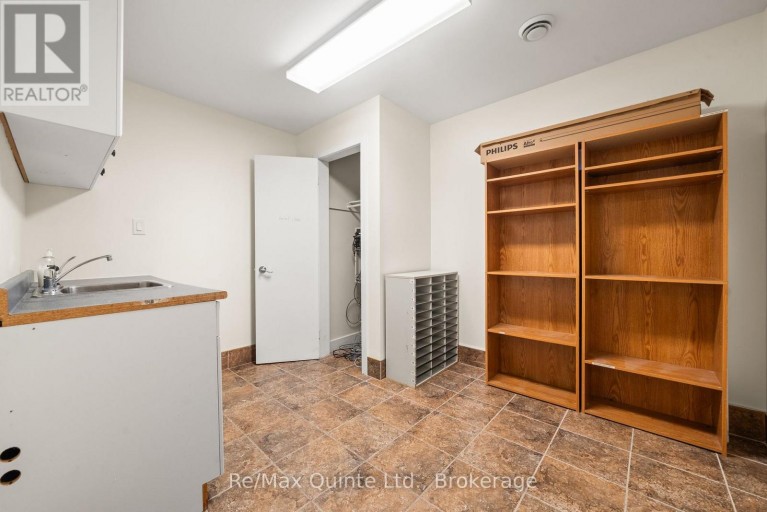 105 STATION STREET, Belleville (Belleville Ward), Ontario, K8N2S8