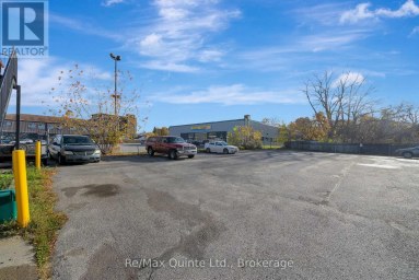105 STATION STREET Belleville (Belleville Ward) Ontario photo 24