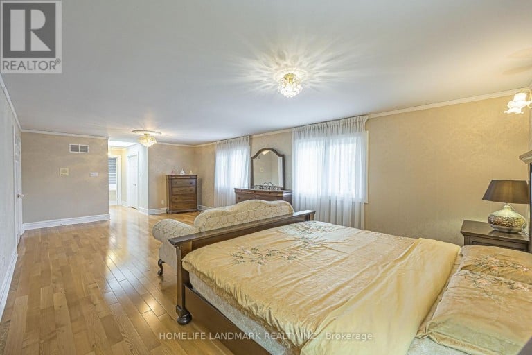 252 DUNVIEW AVENUE N, Toronto (Willowdale East), Ontario, M2N4J2