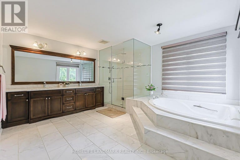 252 DUNVIEW AVENUE N, Toronto (Willowdale East), Ontario, M2N4J2
