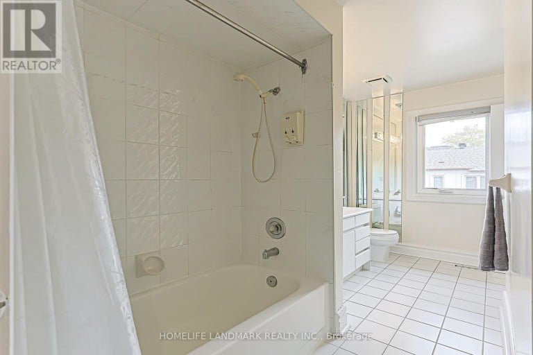 252 DUNVIEW AVENUE N, Toronto (Willowdale East), Ontario, M2N4J2