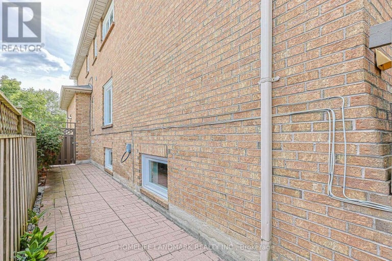 252 DUNVIEW AVENUE N, Toronto (Willowdale East), Ontario, M2N4J2