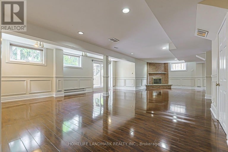 252 DUNVIEW AVENUE N, Toronto (Willowdale East), Ontario, M2N4J2