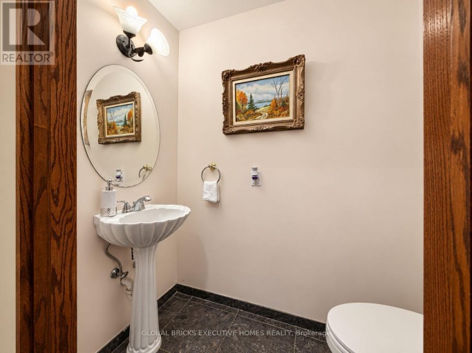 375 PRINCESS AVENUE, Toronto (Willowdale East), Ontario, M2N3S7