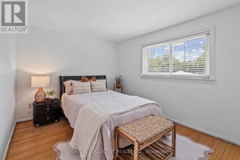 983 PARTHIA CRESCENT, Mississauga (Applewood), Ontario, L4Y2K9