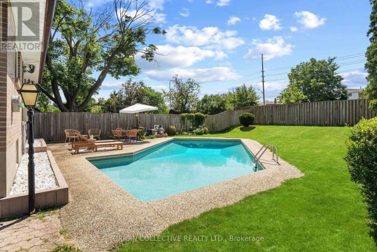 983 PARTHIA CRESCENT, Mississauga (Applewood), Ontario, L4Y2K9