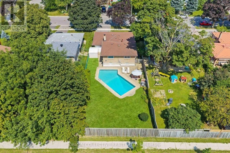983 PARTHIA CRESCENT, Mississauga (Applewood), Ontario, L4Y2K9
