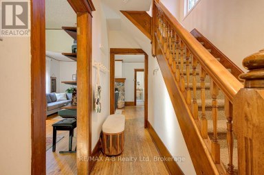 54 MCNAB STREET S Stratford Ontario photo 22