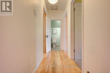 54 MCNAB STREET S Stratford Ontario photo 24