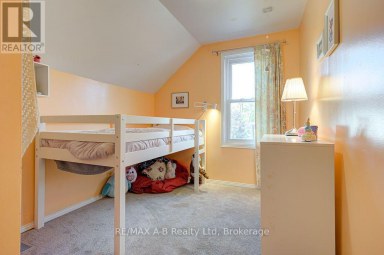 54 MCNAB STREET S Stratford Ontario photo 31