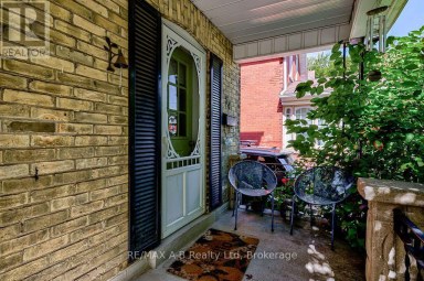 54 MCNAB STREET S Stratford Ontario photo 5
