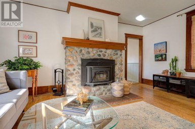 54 MCNAB STREET S Stratford Ontario photo 8