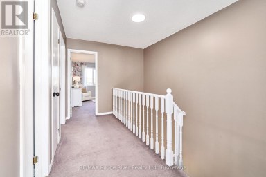 8 LANDERVILLE LANE Clarington (Bowmanville) Ontario photo 17
