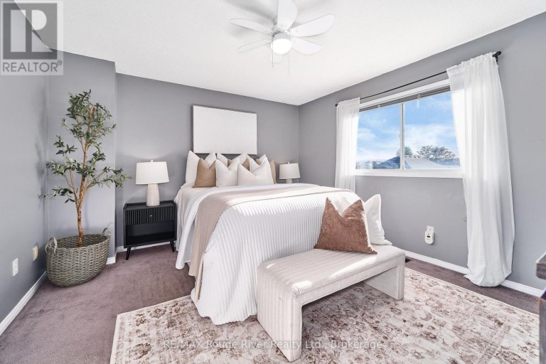 8 LANDERVILLE LANE, Clarington (Bowmanville), Ontario, L1C4W8
