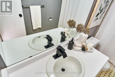 8 LANDERVILLE LANE Clarington (Bowmanville) Ontario photo 28