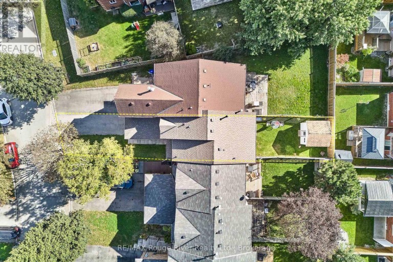 8 LANDERVILLE LANE, Clarington (Bowmanville), Ontario, L1C4W8