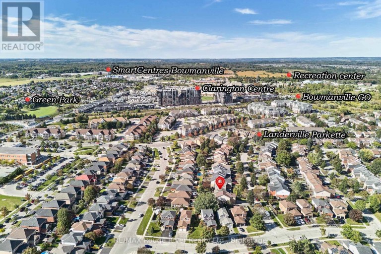 8 LANDERVILLE LANE, Clarington (Bowmanville), Ontario, L1C4W8