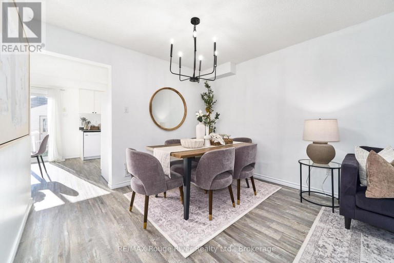 8 LANDERVILLE LANE, Clarington (Bowmanville), Ontario, L1C4W8