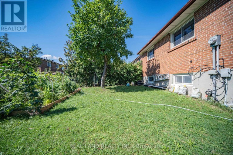 37 PAWNEE AVENUE, Toronto (Pleasant View), Ontario, M2H3C6